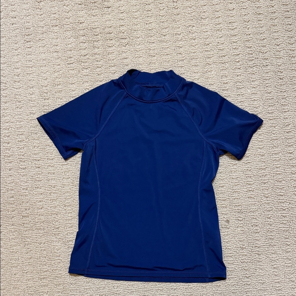 Lands' End Kids Short Sleeve Rashguard Shirt
Top in Navy Blue, Size Small (7-8)